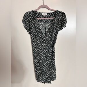 Velvet by Graham and Spencer Floral Wrap Dress - Small
